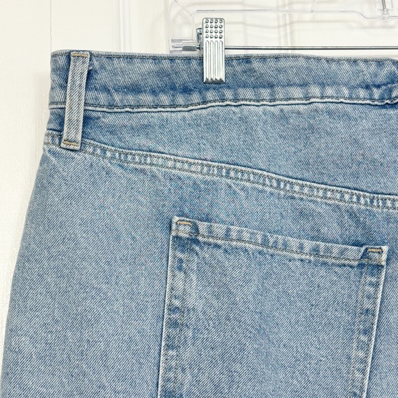 Old Navy Light Wash Blue Denim Distressed Mid-Rise Mini Jean Skirt 20 - Picture 13 of 16